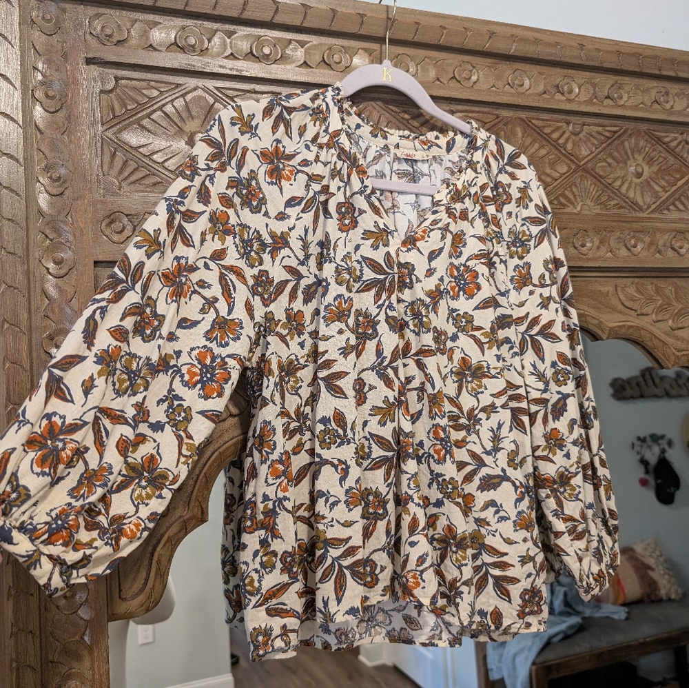 EUC Faherty Portia Top-Floral Patterned Blouse